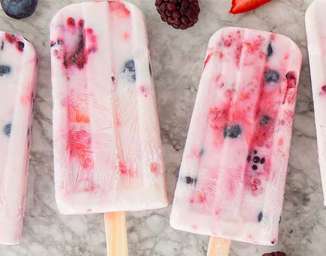 mixed berry popsicles